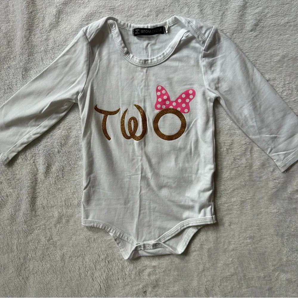Ibtom Castle Gold Glitter Two Minnie Mouse Bow Birthday Bodysuit in White Size 2